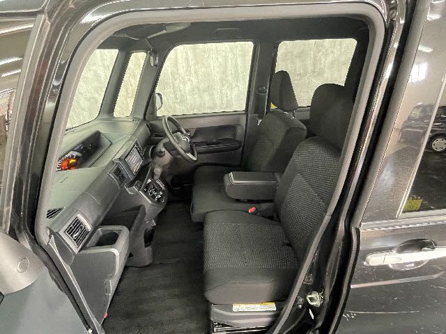 Toyota Pixis Mega 2019-04 180792-12