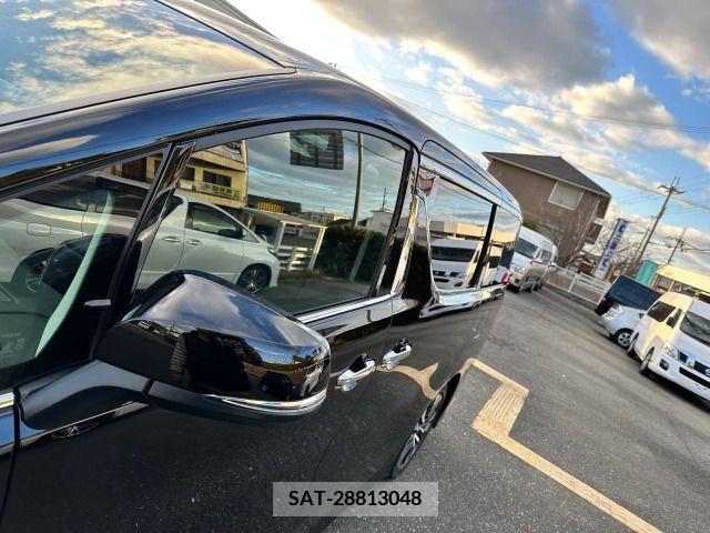 Toyota ALPHARD 2023-04 214427-13