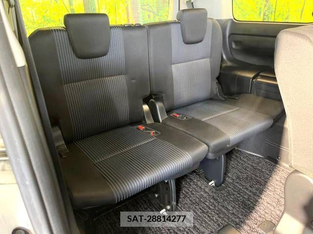 Toyota VOXY 2017-01 240396-10
