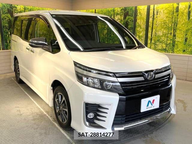 Toyota VOXY 2017-01 240396-17