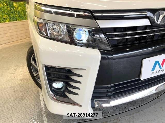 Toyota VOXY 2017-01 240396-13