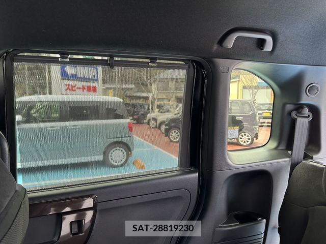 Honda N BOX CUSTOM 2019-05 225516-23