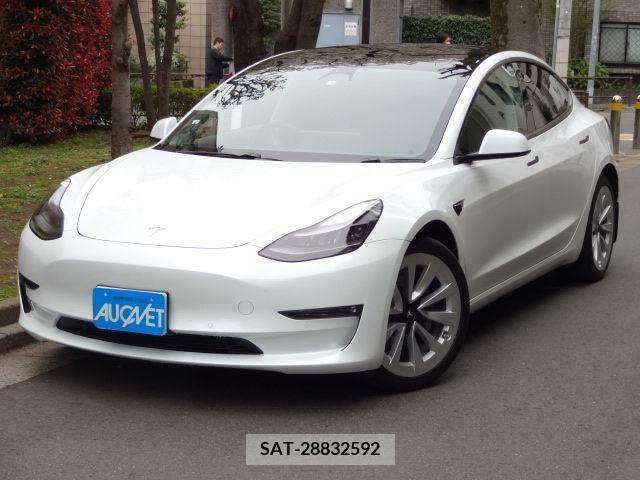 Tesla MODEL 3 2022-03 240398-0