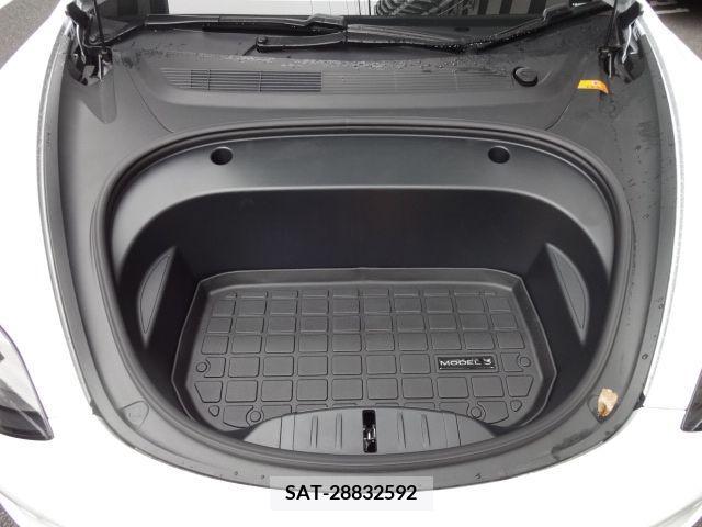 Tesla MODEL 3 2022-03 240398-11