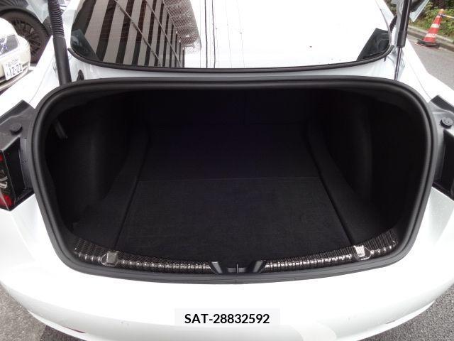 Tesla MODEL 3 2022-03 240398-10