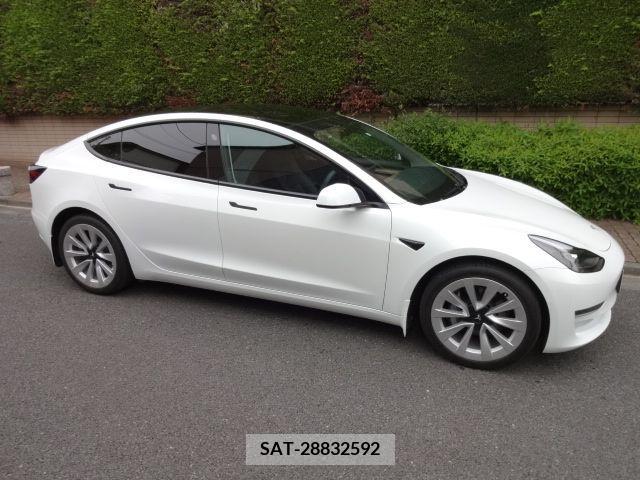 Tesla MODEL 3 2022-03 240398-7