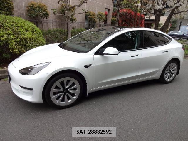 Tesla MODEL 3 2022-03 240398-5