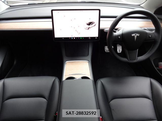 Tesla MODEL 3 2022-03 240398-19