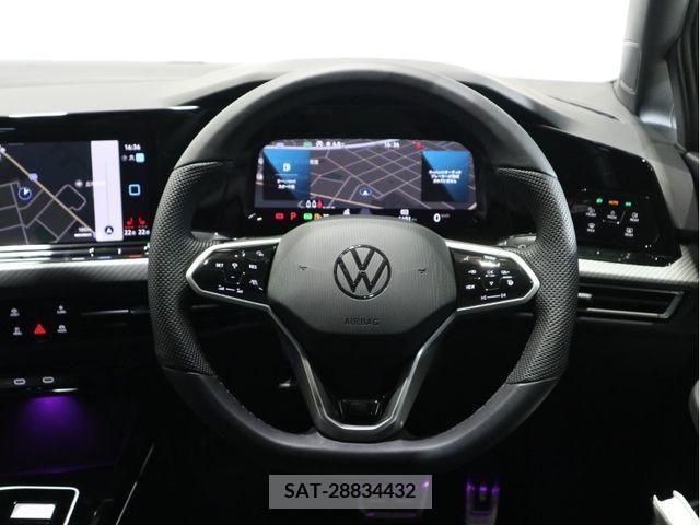 VolksWagen GOLF 2023-10 255582-10