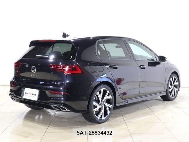 VolksWagen GOLF 2023-10 255582-7