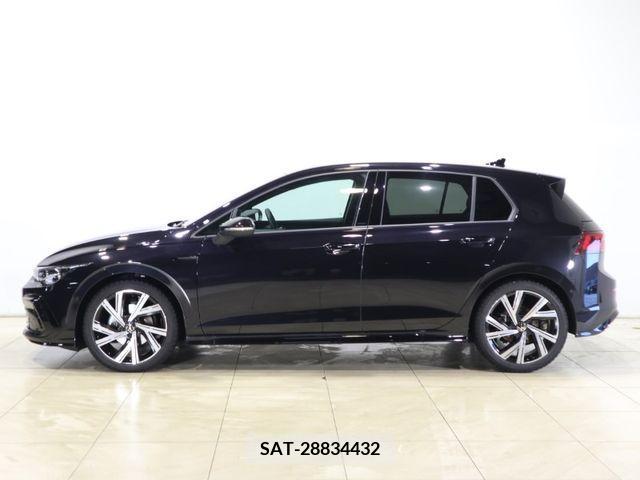 VolksWagen GOLF 2023-10 255582-4