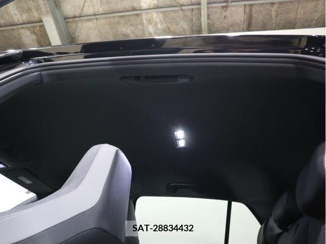 VolksWagen GOLF 2023-10 255582-22