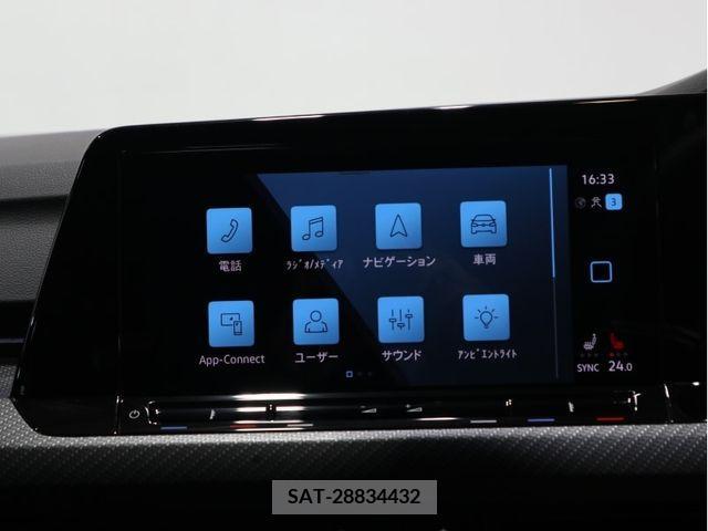 VolksWagen GOLF 2023-10 255582-18