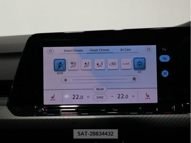 VolksWagen GOLF 2023-10 255582-16