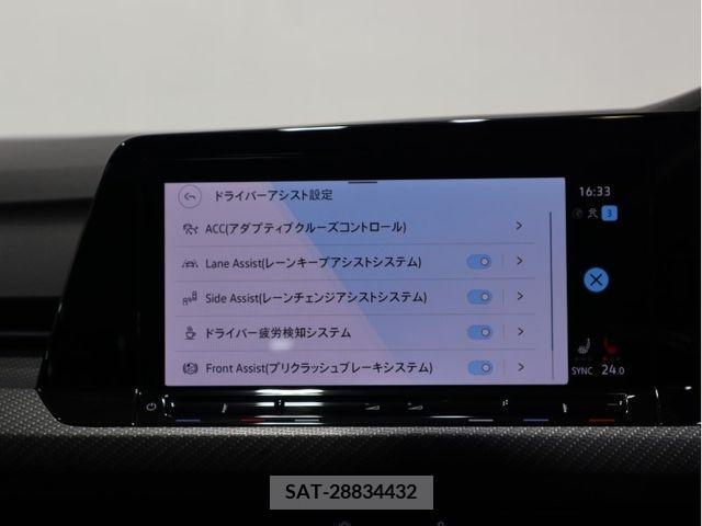 VolksWagen GOLF 2023-10 255582-15