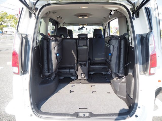 Nissan SERENA 2018-07 16335-24