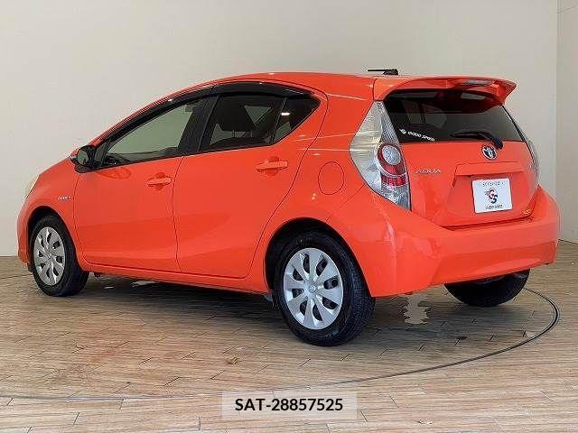 Toyota AQUA 2013-06 356161-14