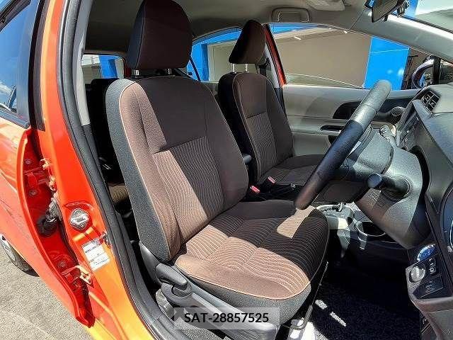 Toyota AQUA 2013-06 356161-8