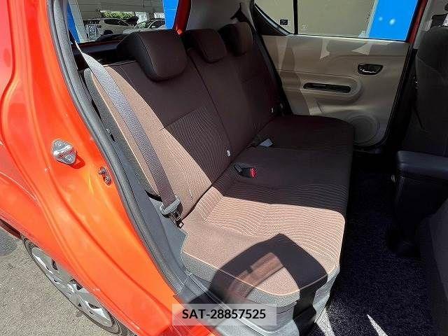 Toyota AQUA 2013-06 356161-9