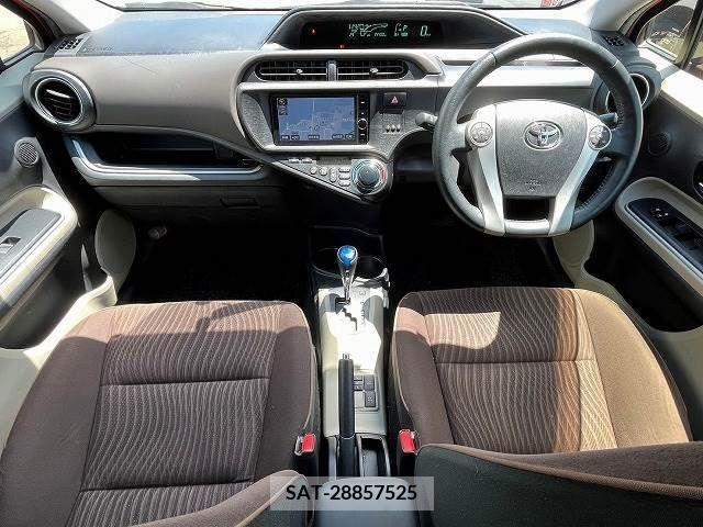 Toyota AQUA 2013-06 356161-1