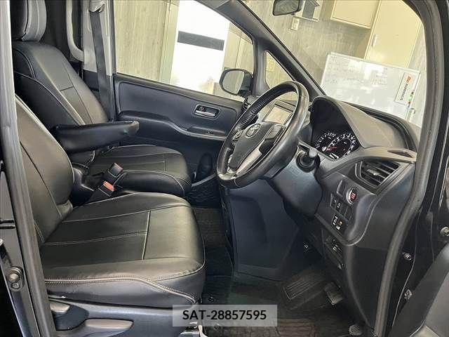 Toyota NOAH 2014-04 321410-14