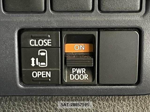 Toyota NOAH 2014-04 321410-3