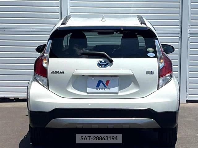 Toyota AQUA 2016-06 385660-15