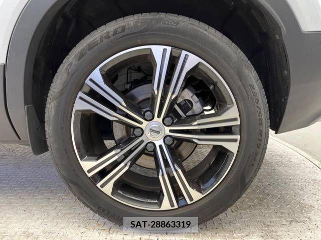 Volvo XC40 2020-06 221318-19
