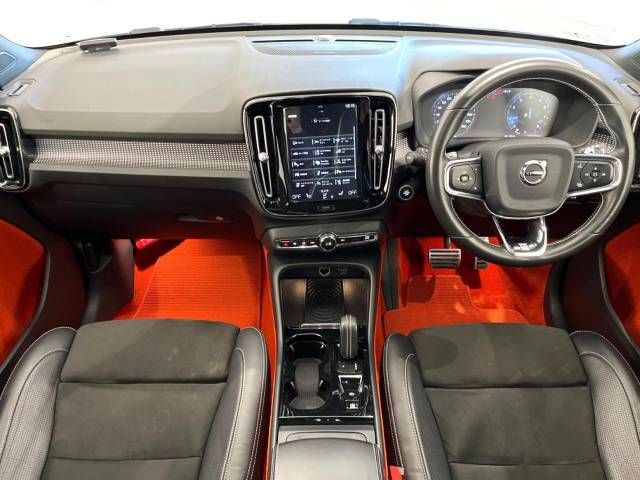 Volvo XC40 2018-05 190099-1
