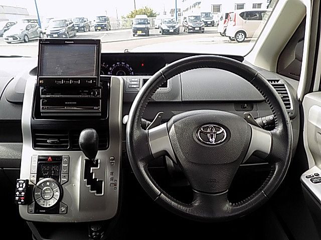 Toyota NOAH 2007-08 28877-1
