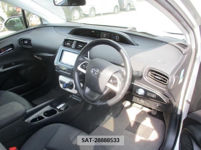 Toyota PRIUS 2016-04 328096-1