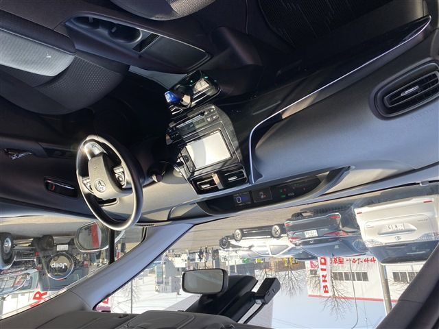Toyota PRIUS 2019-02 182524-18