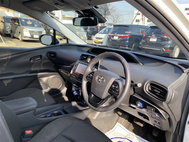 Toyota PRIUS 2019-02 182524-11