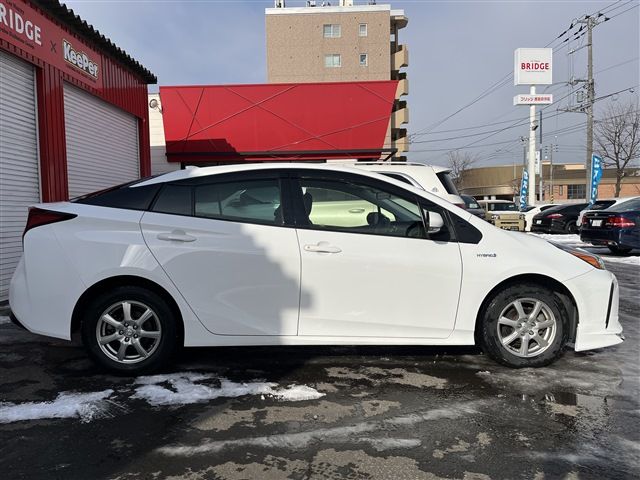 Toyota PRIUS 2019-02 182524-7