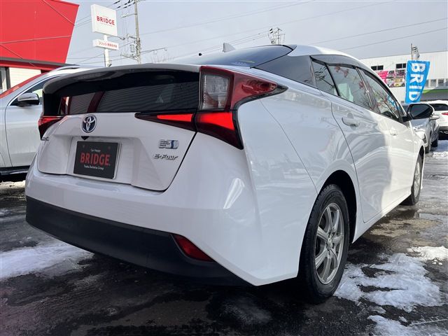 Toyota PRIUS 2019-02 182524-6