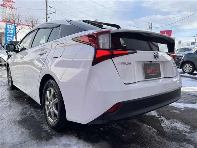 Toyota PRIUS 2019-02 182524-4
