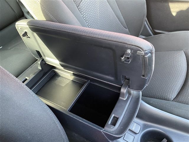 Toyota PRIUS 2019-02 182524-29