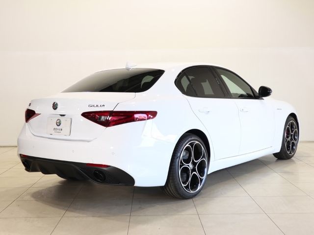 ALFA ROMEO Giulia 2023-05 195362-7