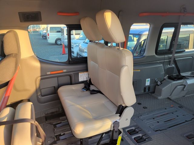 Nissan NV350 Caravan 2017-05 27215-14