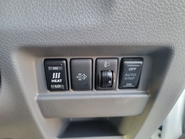 Nissan NV350 Caravan 2017-05 27215-20