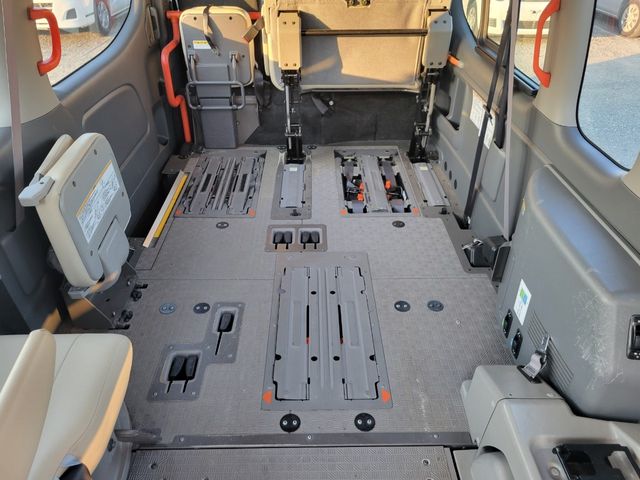 Nissan NV350 Caravan 2017-05 27215-12