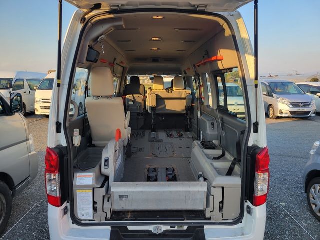 Nissan NV350 Caravan 2017-05 27215-10