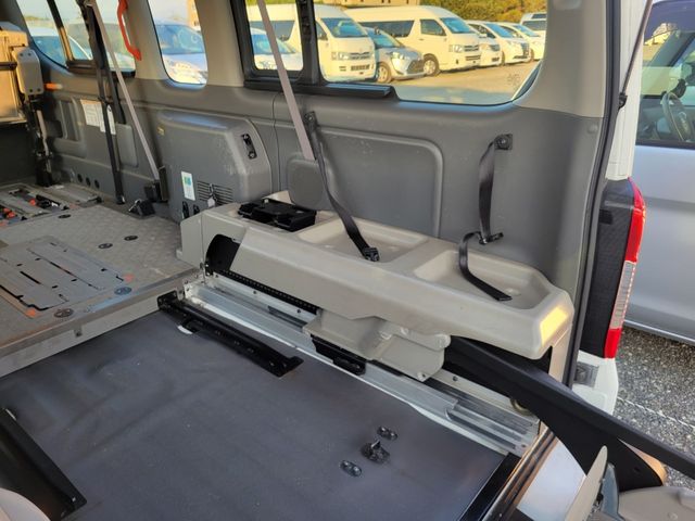 Nissan NV350 Caravan 2017-05 27215-13