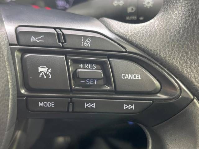 Toyota YARIS 2023-04 181372-5