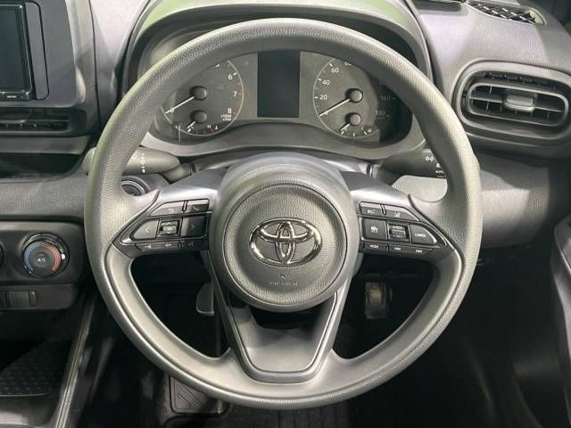 Toyota YARIS 2023-04 181372-12