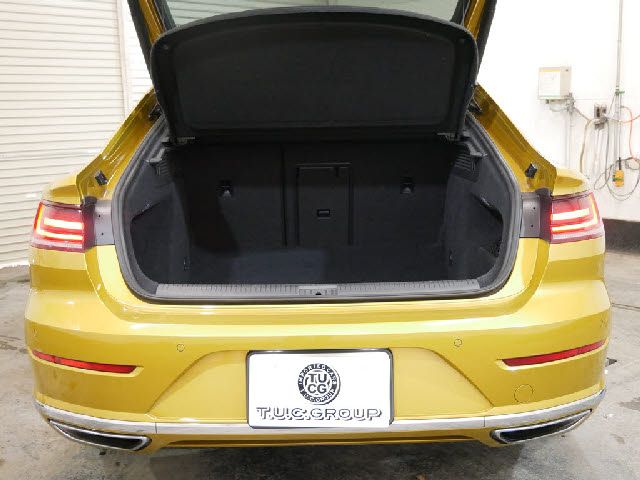VolksWagen ARTEON 2018-03 12772-15