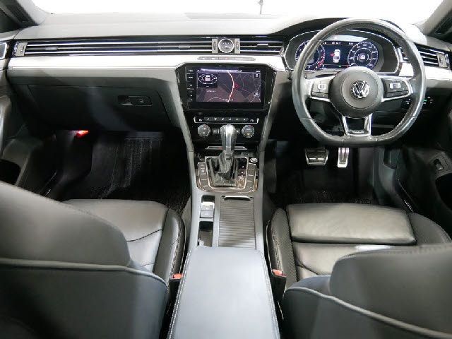 VolksWagen ARTEON 2018-03 12772-1