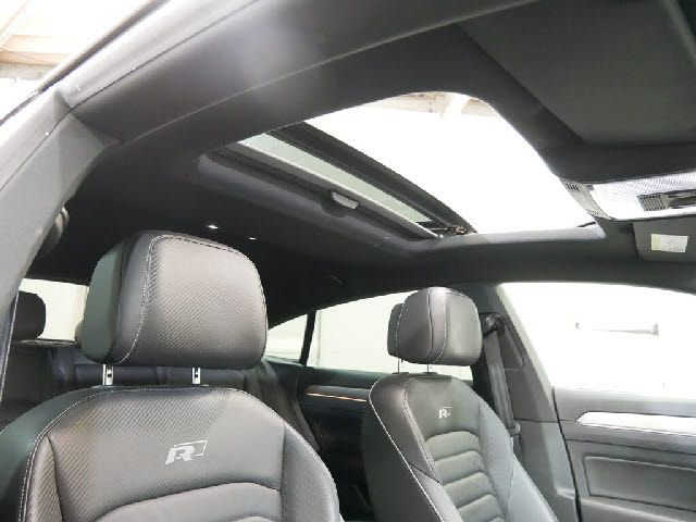 VolksWagen ARTEON 2018-03 12772-4