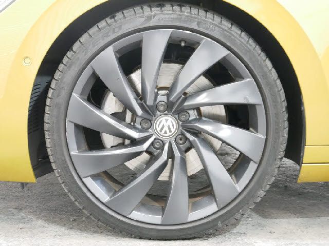 VolksWagen ARTEON 2018-03 12772-9