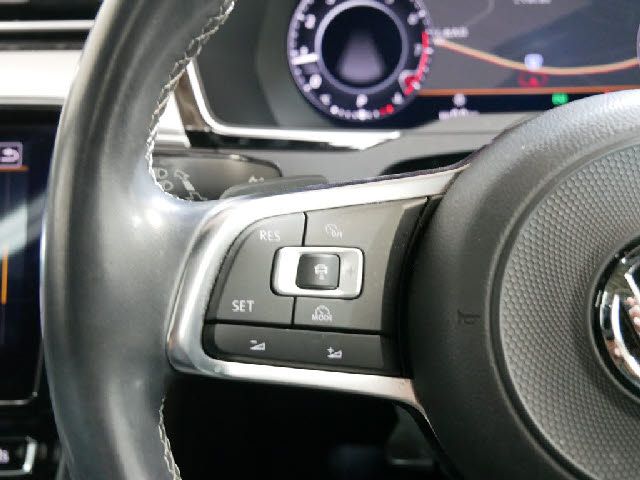 VolksWagen ARTEON 2018-03 12772-22